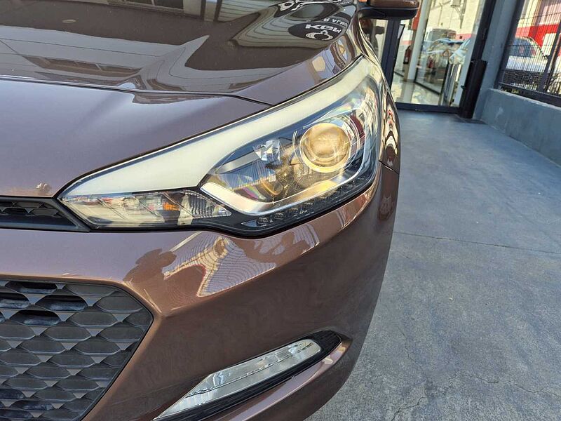 Hyundai i20 1.2 25 Aniversario plus